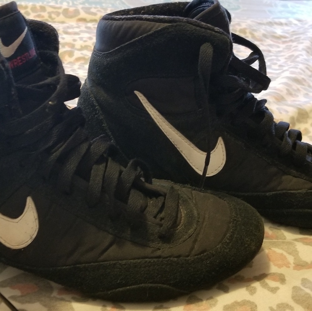 Nike wrestling shoes
